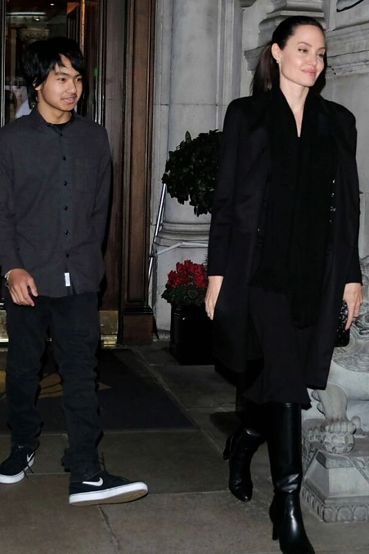 Angelina Jolie su sūnumi Maddoxu