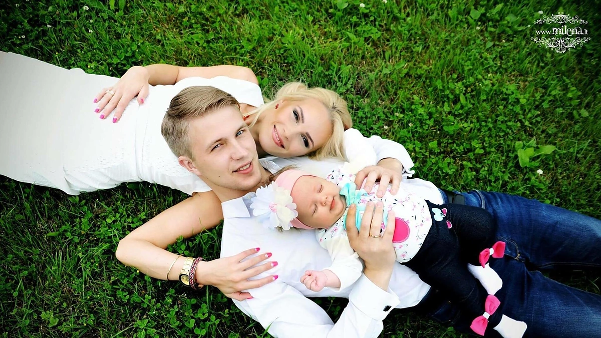 Lina ir Paulius Bagdanavičiai su durkra Paulina