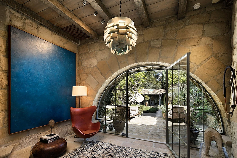 Ellen DeGeneres parduoda savo namus