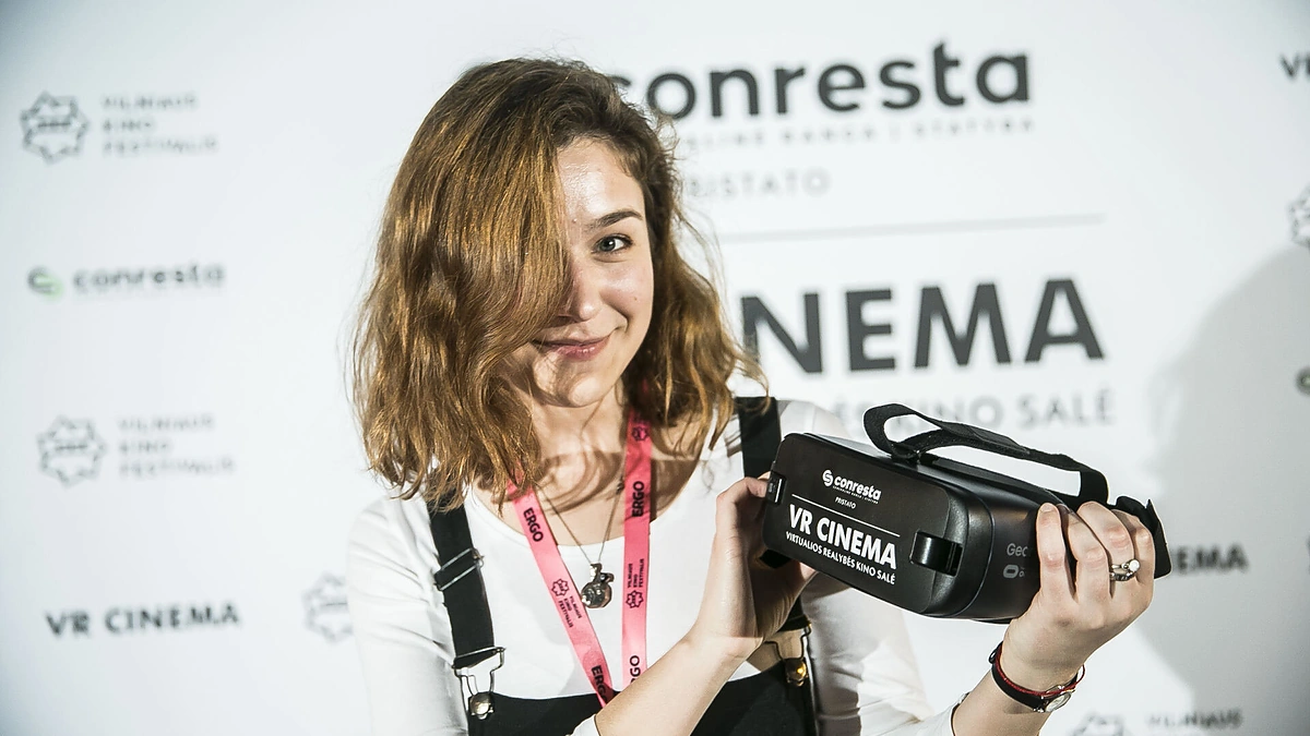 Vilniuje duris atvėrė dvi savaites veiksianti virtualios realybės kino salė