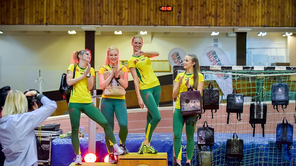 Odinių kuprinių kolekcijos „Sporto mandalos“ pristatymo akimirka