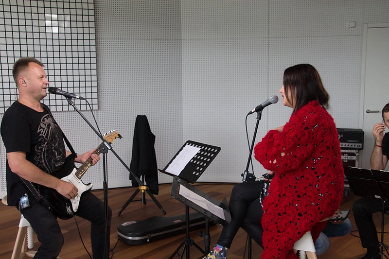 Grupė BIX su juste Arlauskaite-Jazzu įrašė dainą, pasiruošimo akimirkos