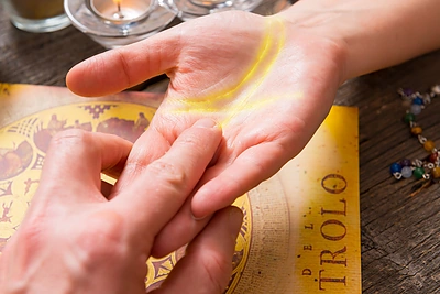 Chiromantė Lara Adžgauskienė: „Žmogus gali pakeisti savo likimą“