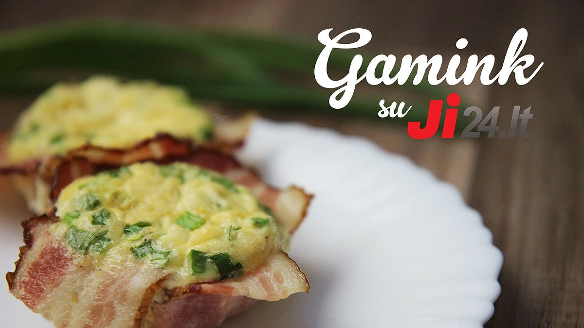 Omletas šoninės krepšelyje