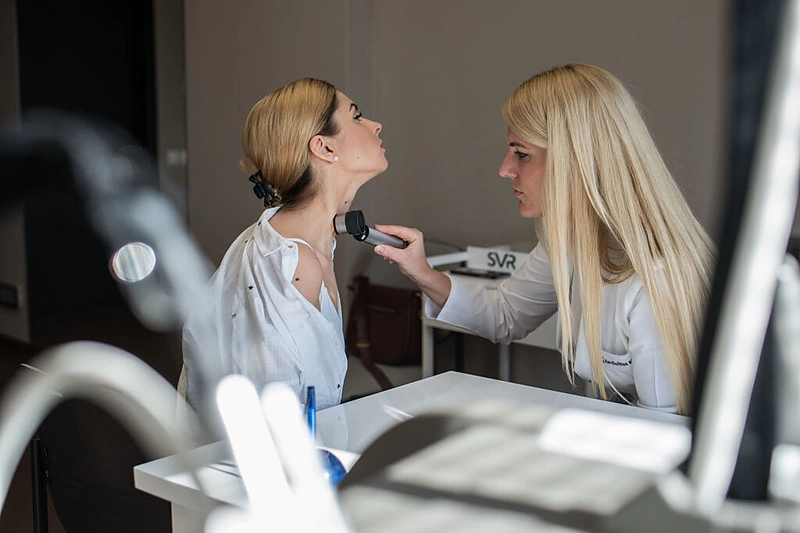 Agnė Jagelavičiūtės išbandė apgamų šalinimo lazeriu procedūrą