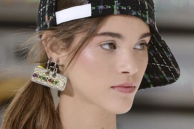 5 pavasario šukuosenų inspiracijos nuo podiumo