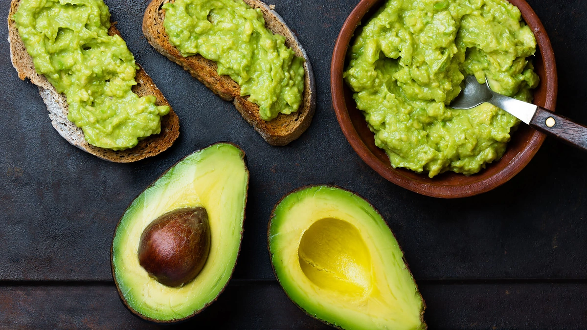 Sumuštinis su avokadų užtepėle