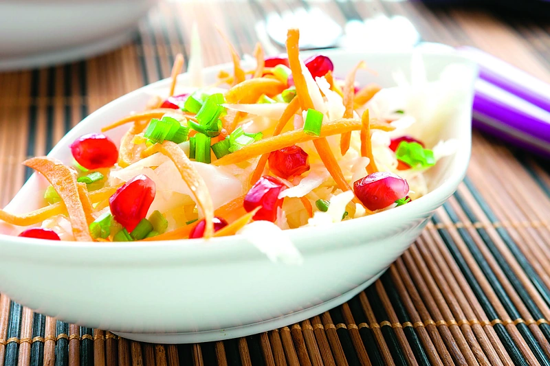 Kopūstų salotos su granatais