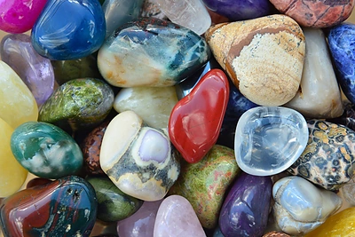 Testas. Išsirinkite akmenį ir sužinokite, ką jis apie jus sako!