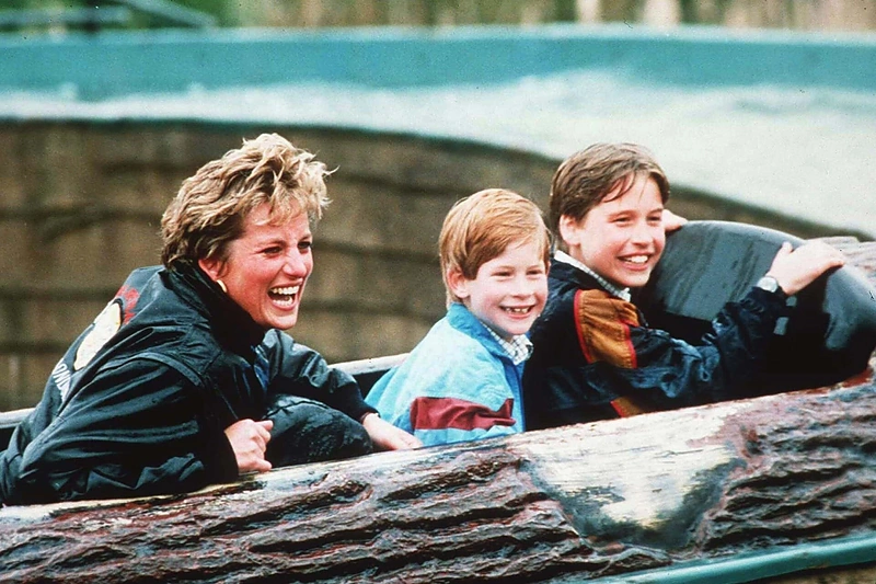 Princesė Diana su sūnumis Williamu ir Harry