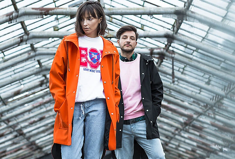 Lietuvių kūrėjų „Ducktail Raincoats“ lietpalčiai