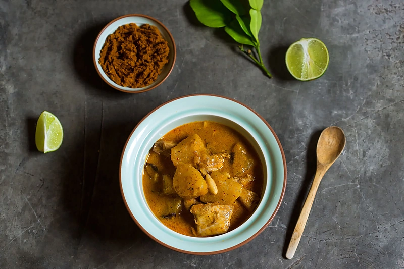 Vištienos troškinys su kariu