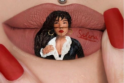 Jazmine Daniel menas ant lūpų