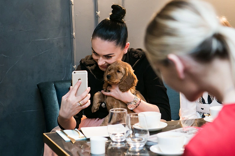 Simona Nainė su Vaido Baumilos šuneliu