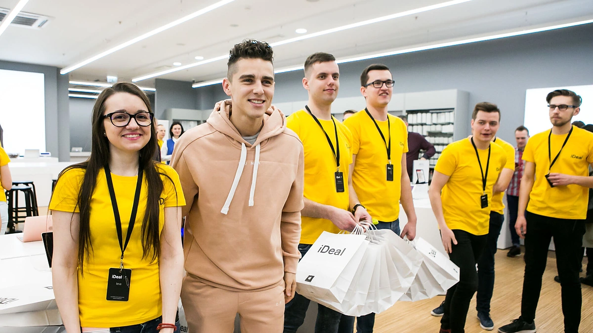 Akimirka iš parduotuvės atidarymo