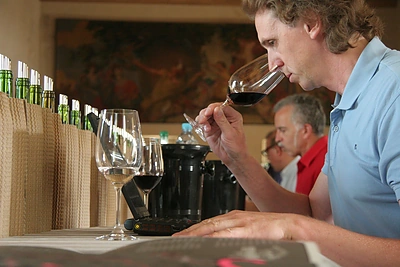 Vyno žinovas Arūnas Starkus su žmona Rasa pepratę vyno pasaulio subtilybes