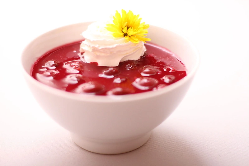 Šalta vyšnių sriuba