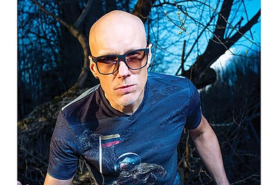 A. Kriščiūno marškinėlių kolekcija: nuo S. Dali iki „Marso kronikų“