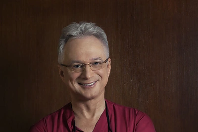 Plastinės ir rekonstrukcinės chirurgijos gydytojas: „Vien tik kremo nuo raukšlių nepakanka“