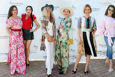 Vasariškai išsipustę žinomi kauniečiai rinkosi į ypatingo sodelio atidarymą