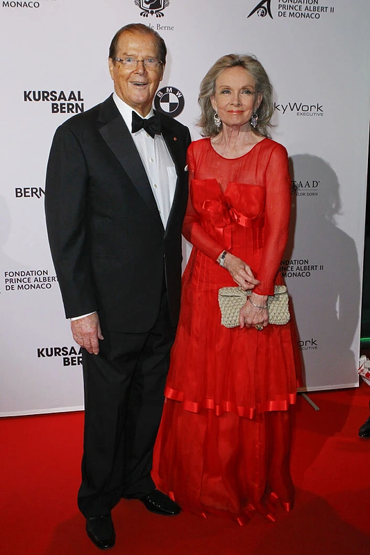 Aktorius Rogeris Moore'as išgarsėjo Džeimso Bondo vaidmeniu