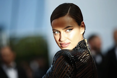 Modelis Irina Shayk dėl kūdikio sulaužė žvaigždžių taisyklę