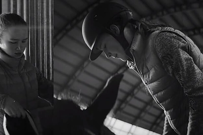 Edmundo Jakilaičio dukra Barbora nusifilmavo grupės „Golden Parazyth“ vaizdo klipe: „Įgarsinam vasarą!“