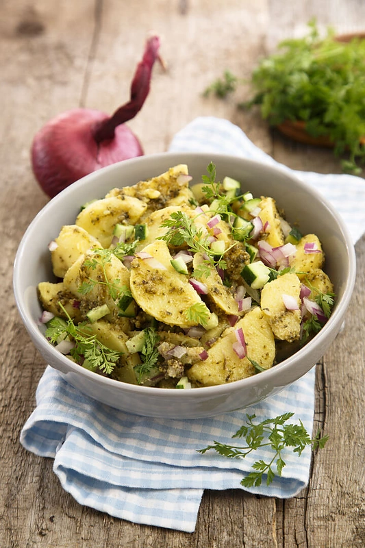 Bulvių salotos su pestu