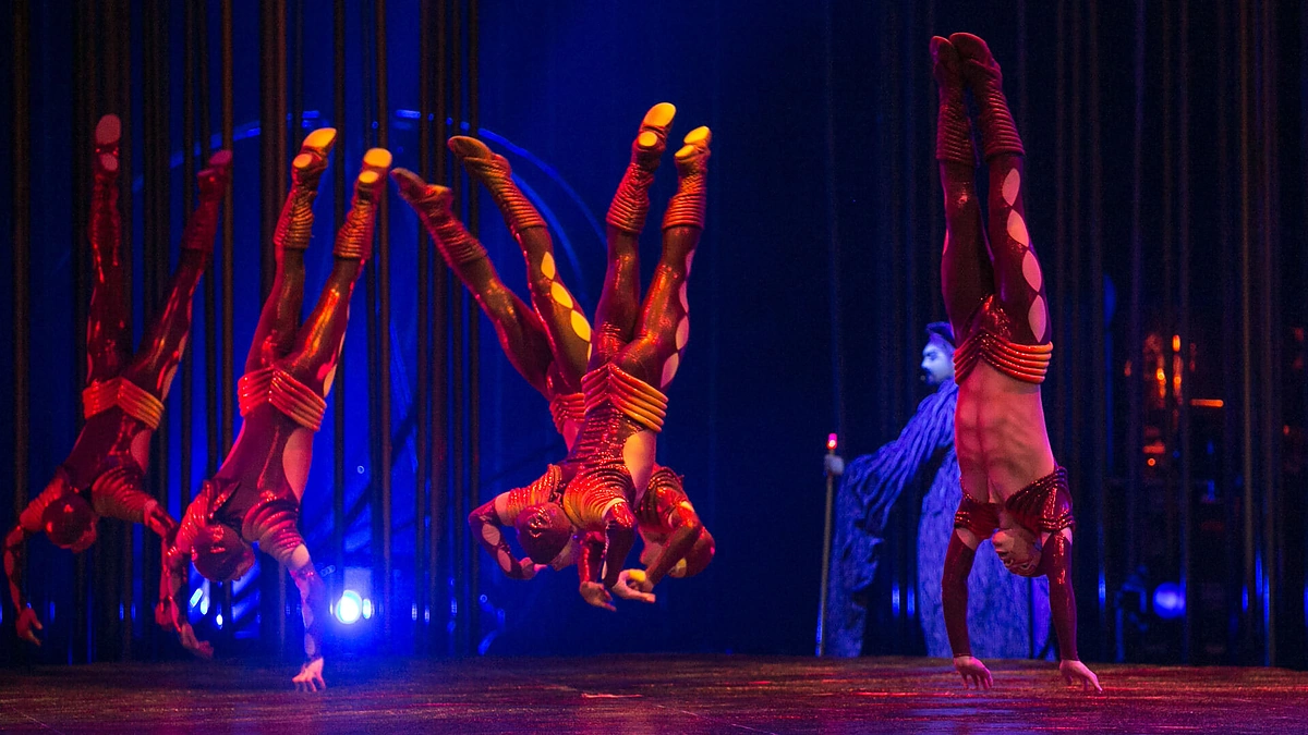 Vilniuje pristatytas „Cirque du Soleil“ spektaklis „Varekai“