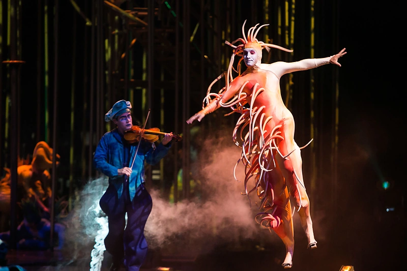 Vilniuje pristatytas „Cirque du Soleil“ spektaklis „Varekai“