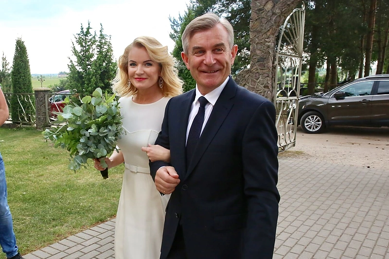 Viktoras Pranckietis palydėjo prie altoriaus savo dukrą Viktoriją