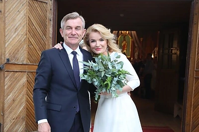 Viktoras Pranckietis palydėjo prie altoriaus savo dukrą Viktoriją