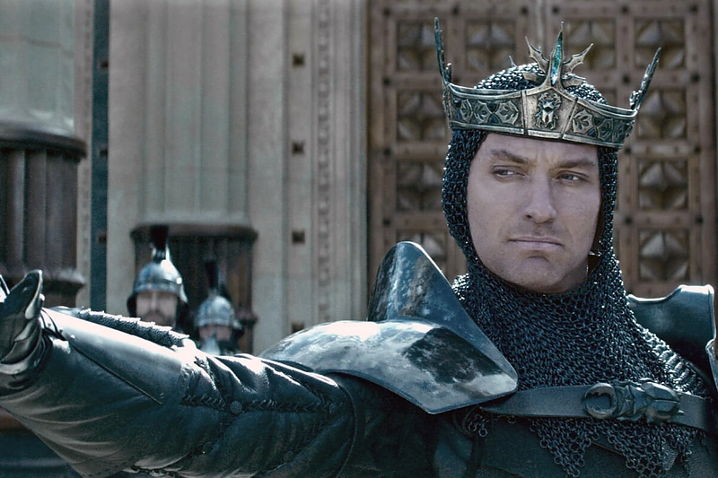 Jude'as Law filme "Karalius Artūras: kalavijo legenda"