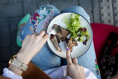 Grilio sezonas: ką kepti ant laužo, kad pavalgytumėte skaniai, bet nepakenktumėte kūno linijoms?