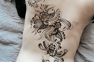 Saulės Gaubytės išpieštos laikinos tatuiruotės