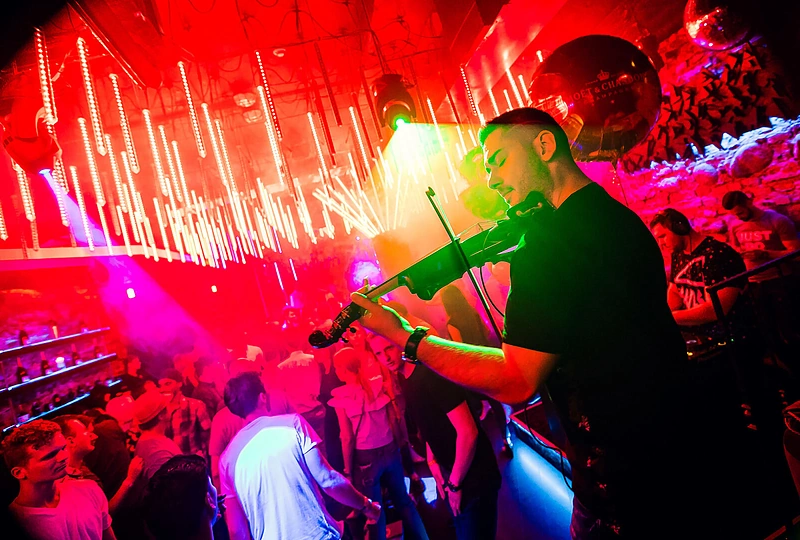 Akimirkos Vilniaus naktiniame klube "Mojo Lounge"