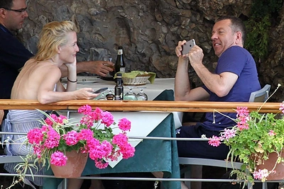 Gillian Anderson ir Peterio Morgano atostogos Italijoje