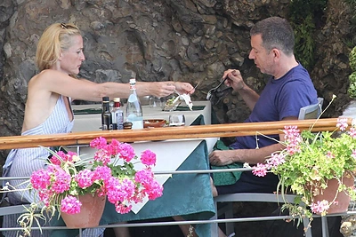 Gillian Anderson ir Peterio Morgano atostogos Italijoje