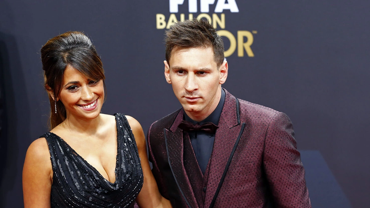 Lionelis Messi ir Antonella Roccuzzo draugauja nuo mažens, ruošdamiesi vestuvėms neseniai dar ilsėjosi su draugais savo jachtoje Ispanijoje
