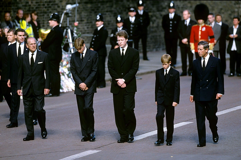 Princas Harry per motinos laidotuves 1997 m. rugsėjo 6 d.