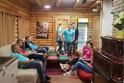 Pirmoji naktis „2 Barai“ patalpose pajūryje: šėlionės iki paryčių ir santykių aiškinimasis