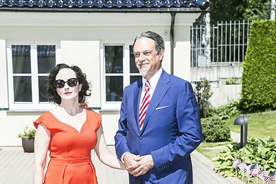 Retai matomi viešumoje mėgavosi JAV Nepriklausomybės dienos švente ambasados rezidencijoje