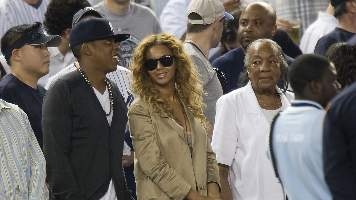 Jay Z su žmona Beyonce ir mama Gloria Carter