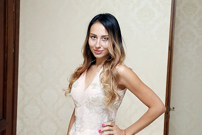 Šukuoseną pakeitusi Gabrielė Rutkauskienė-Vasha šypsosi: „Šįkart galiu ramiai žiūrėti į veidrodį“