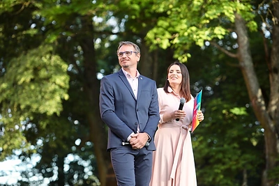 Tautiškos giesmės giedojimas
