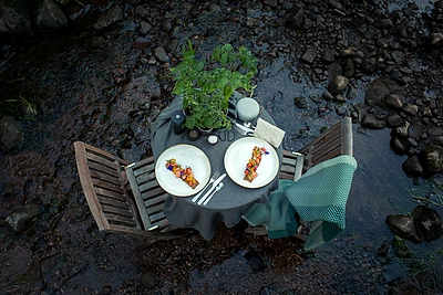 Romantiškam piknikui: fantastiški duonos traškučiai su lašiša