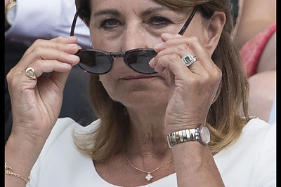 Pippa Middleton su mama Carole ne vieną dieną mėgavosi Vimbldono teniso turnyru