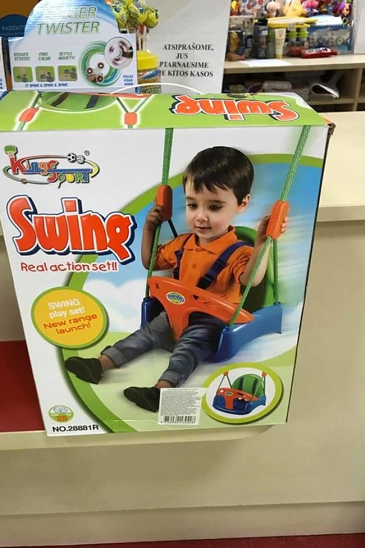 Oksana Pikul-Jasaitienė parodė, kokias pirko sūpynes vaikui