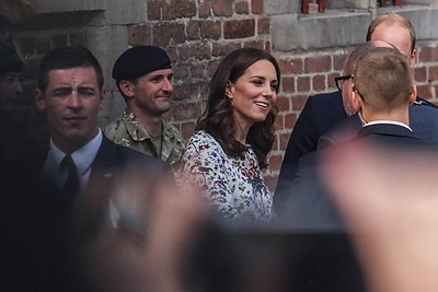 Tūkstantinė minia pasitiko princą Williamą ir Catherine