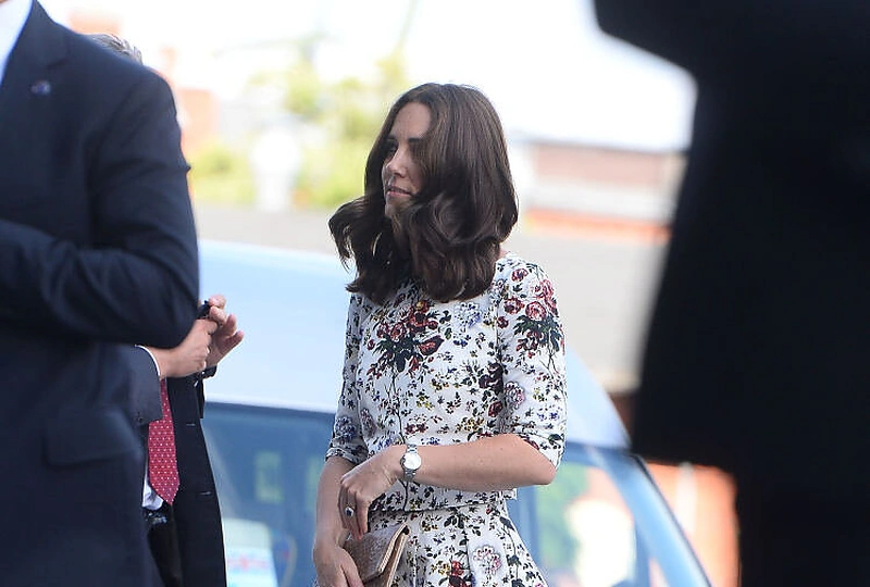 Tūkstantinė minia pasitiko princą Williamą ir Catherine